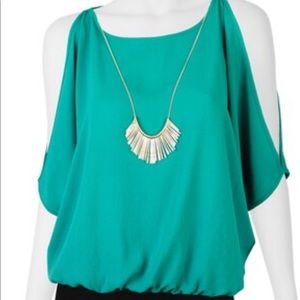 Cold-Shoulder Peasant Top & Necklace